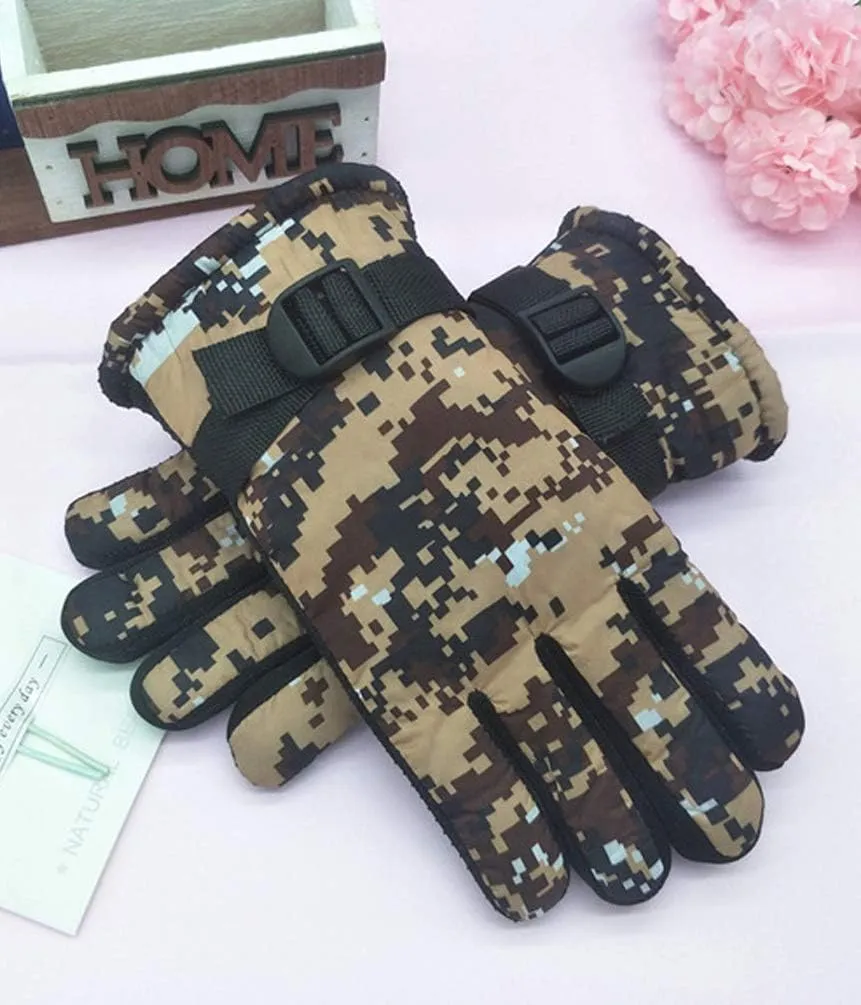 Maorrew Kids Cold Weather Waterproof Camo Print Winter Gloves Outdoor Warm Ski Gloves Mittens